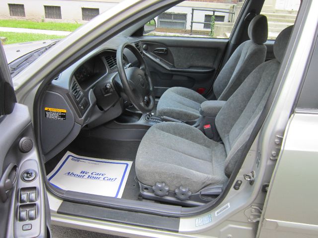 Hyundai Elantra 2002 photo 3