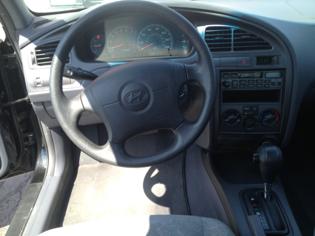 Hyundai Elantra 2002 photo 3