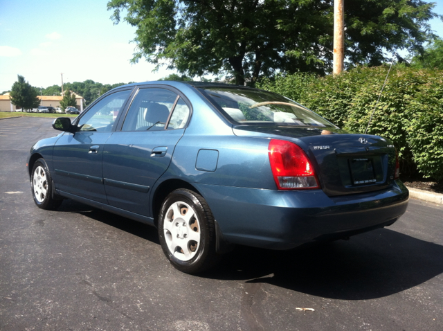 Hyundai Elantra 2002 photo 2