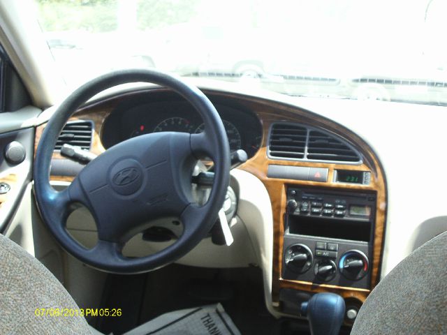 Hyundai Elantra 2002 photo 4