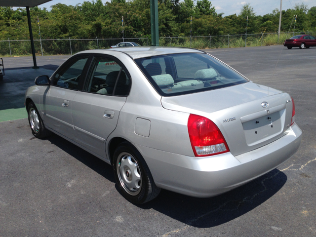 Hyundai Elantra 2002 photo 3