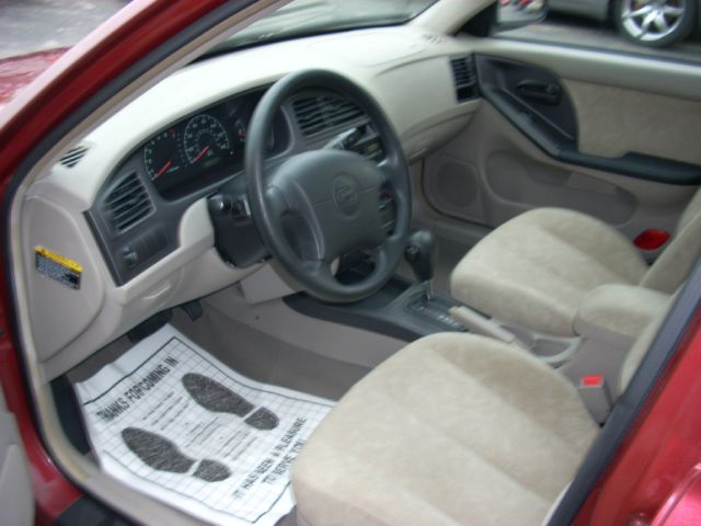 Hyundai Elantra 2002 photo 3