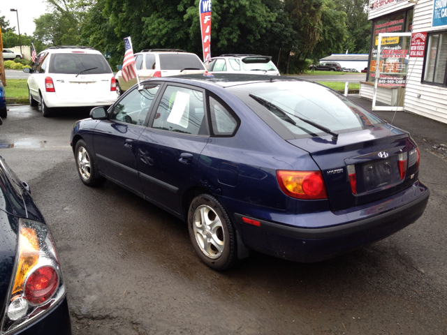 Hyundai Elantra 2002 photo 2