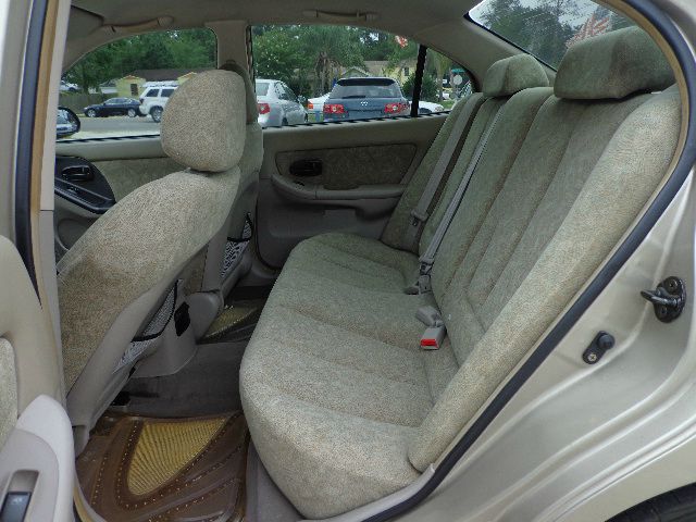 Hyundai Elantra 2002 photo 3