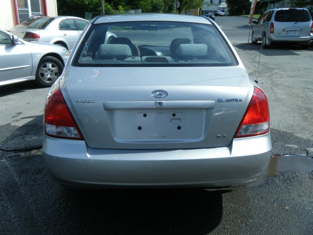 Hyundai Elantra 2002 photo 3