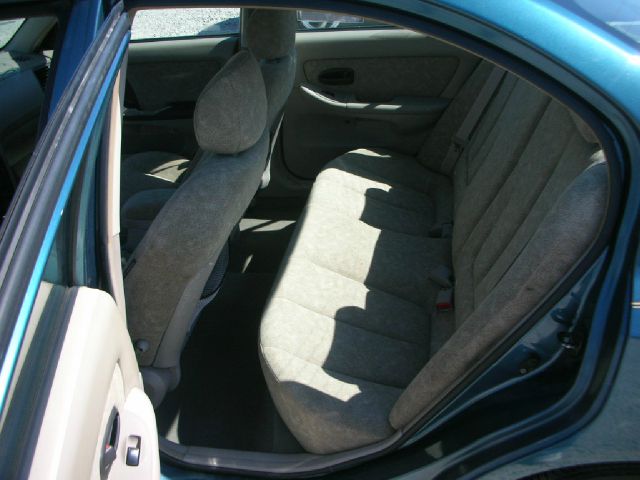 Hyundai Elantra 2002 photo 3