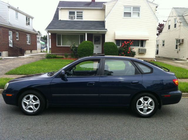 Hyundai Elantra 2002 photo 2