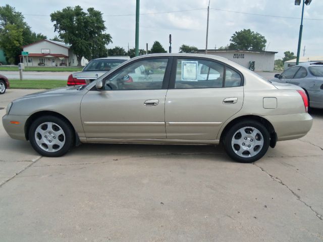 Hyundai Elantra 2002 photo 1