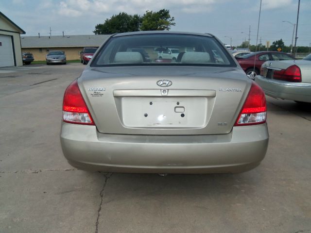 Hyundai Elantra 2002 photo 4