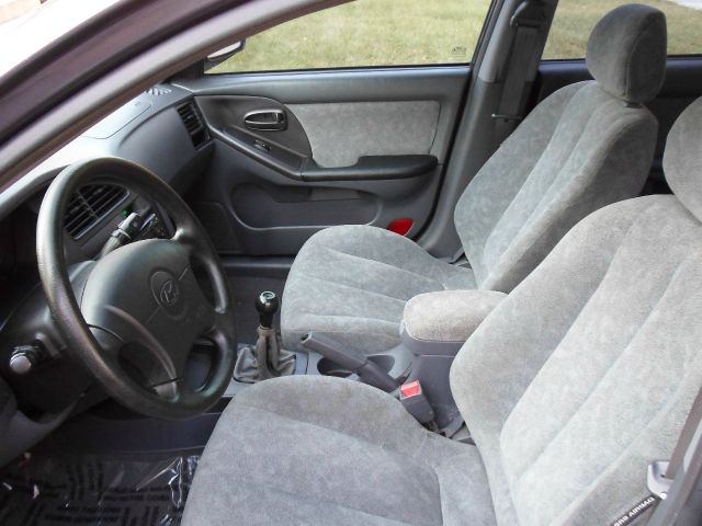 Hyundai Elantra 2002 photo 2