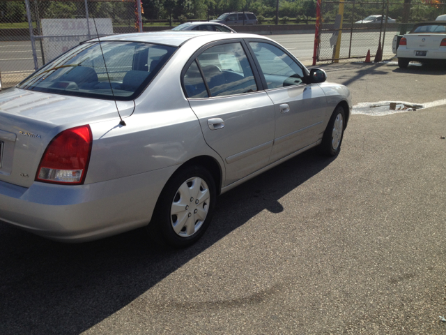 Hyundai Elantra 2002 photo 1