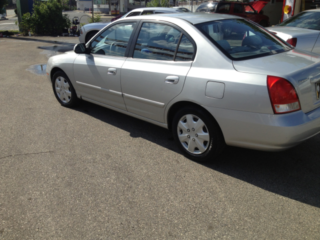 Hyundai Elantra 2002 photo 2