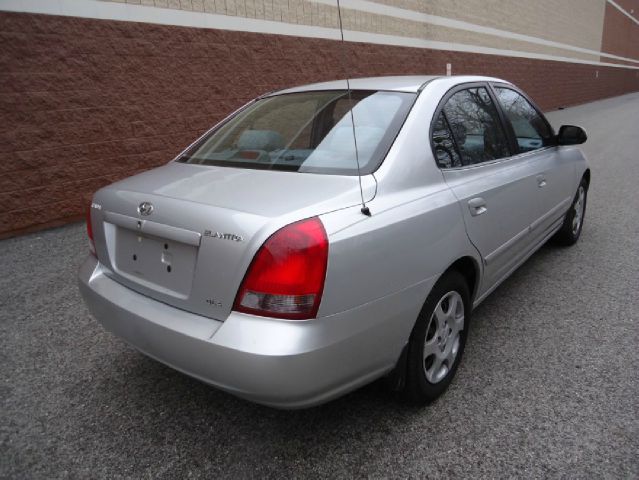 Hyundai Elantra 2002 photo 2