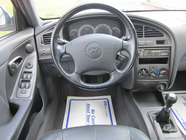 Hyundai Elantra 2002 photo 4