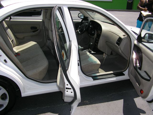 Hyundai Elantra 2003 photo 3