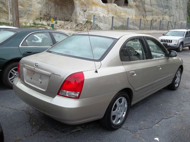 Hyundai Elantra 2003 photo 3