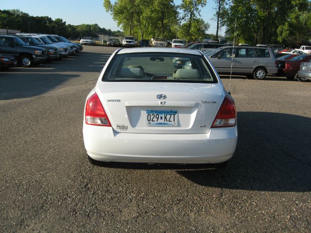 Hyundai Elantra 2003 photo 2