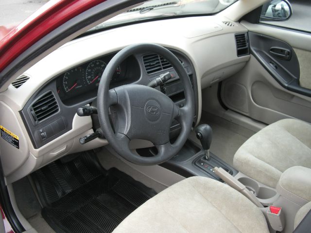 Hyundai Elantra 2003 photo 3