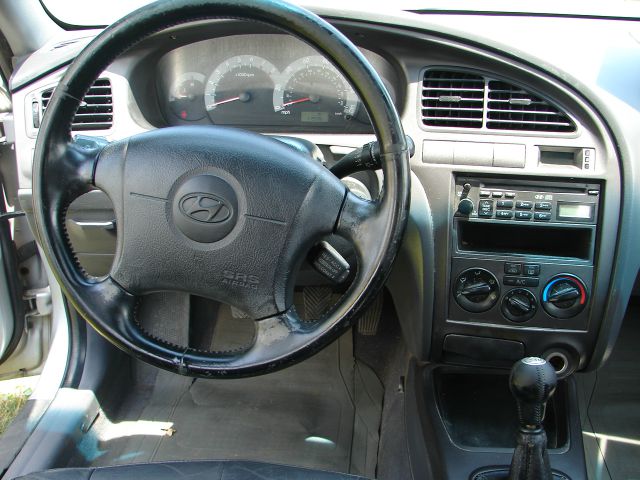 Hyundai Elantra 2003 photo 20