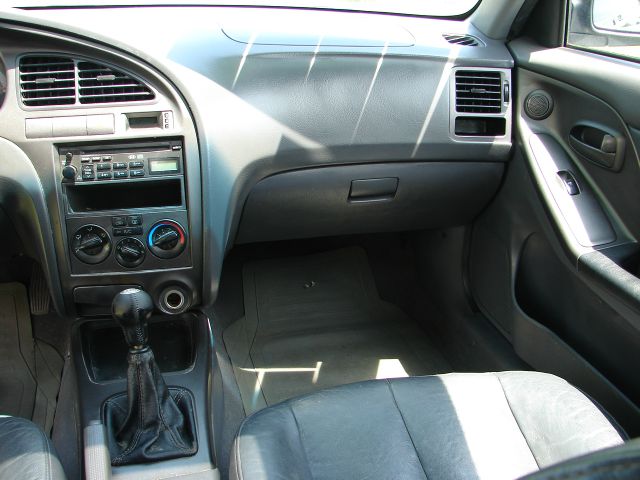 Hyundai Elantra 2003 photo 6