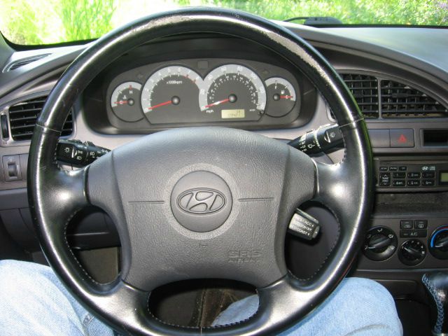 Hyundai Elantra 2003 photo 18