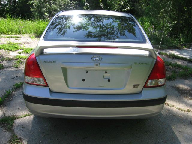 Hyundai Elantra 2003 photo 2