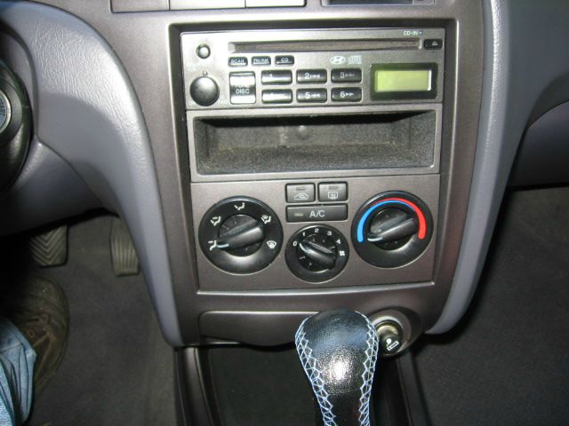 Hyundai Elantra 2003 photo 8