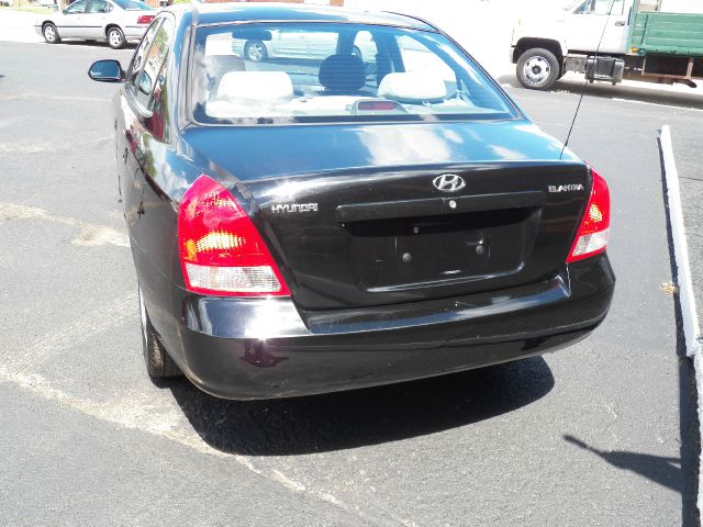 Hyundai Elantra 2003 photo 4