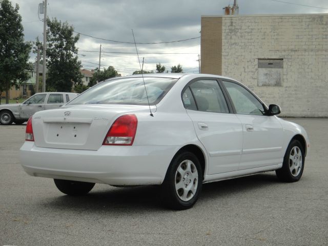 Hyundai Elantra 2003 photo 4