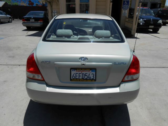 Hyundai Elantra 2003 photo 2