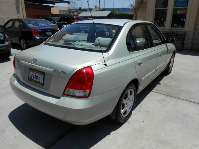 Hyundai Elantra 2003 photo 3