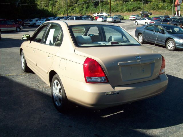 Hyundai Elantra 2003 photo 2