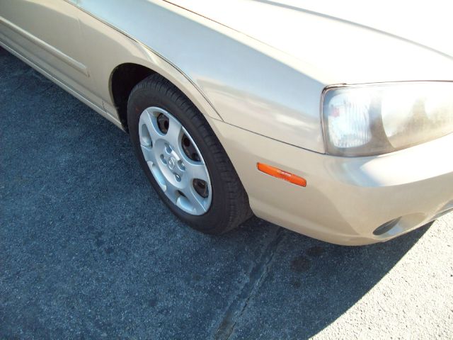 Hyundai Elantra 2003 photo 3