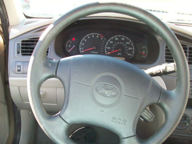 Hyundai Elantra 2003 photo 8