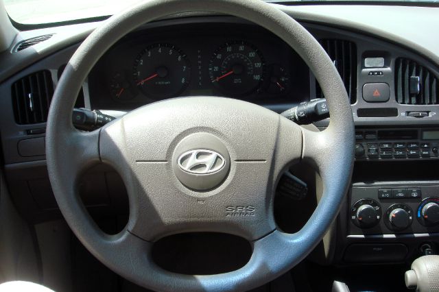 Hyundai Elantra 2004 photo 16