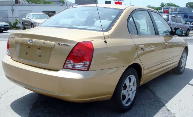 Hyundai Elantra 2004 photo 2