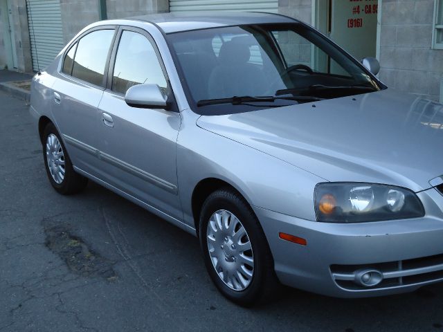 Hyundai Elantra 2004 photo 1