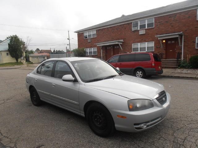 Hyundai Elantra 2004 photo 2