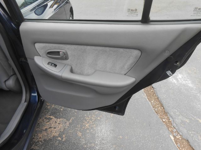 Hyundai Elantra 2004 photo 1