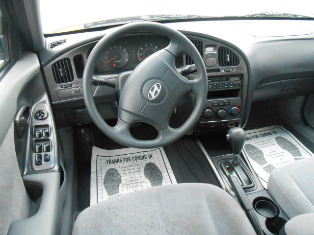 Hyundai Elantra 2004 photo 11