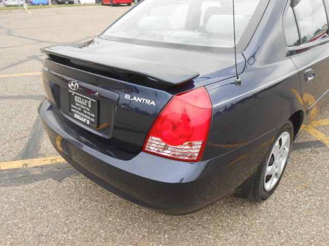 Hyundai Elantra 2004 photo 14