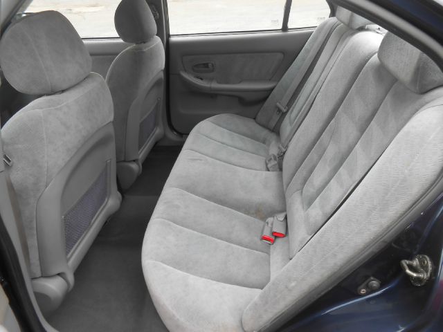 Hyundai Elantra 2004 photo 18