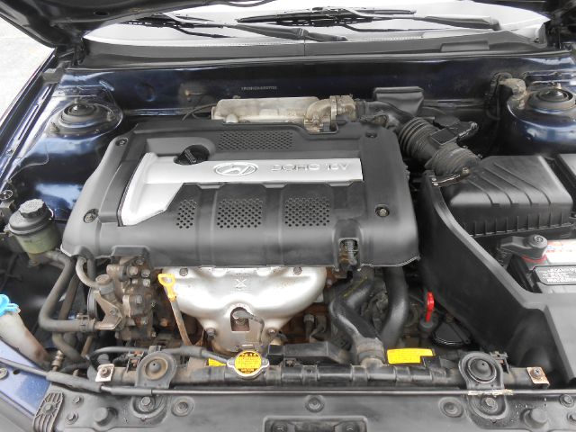 Hyundai Elantra 2004 photo 3