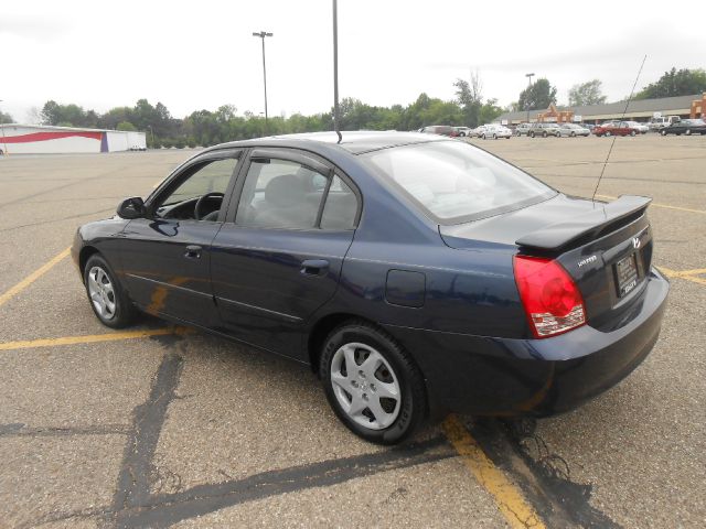 Hyundai Elantra 2004 photo 7