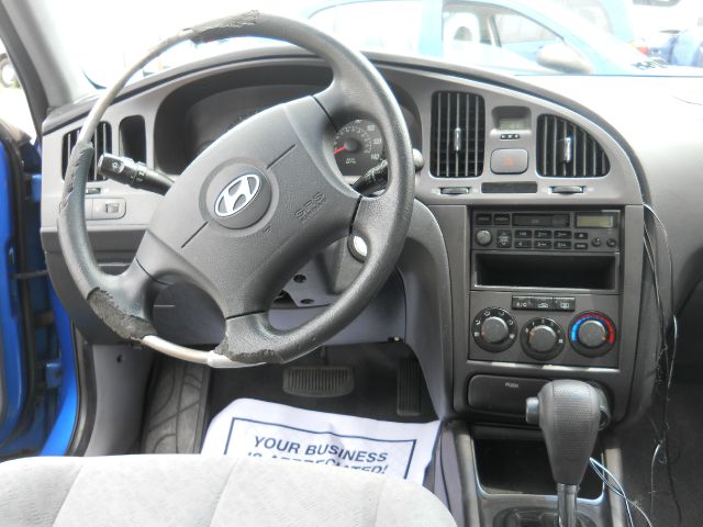 Hyundai Elantra 2004 photo 4