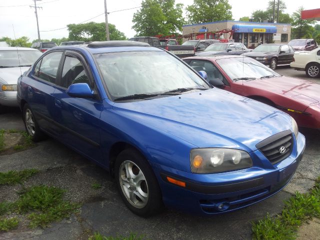 Hyundai Elantra 2004 photo 2