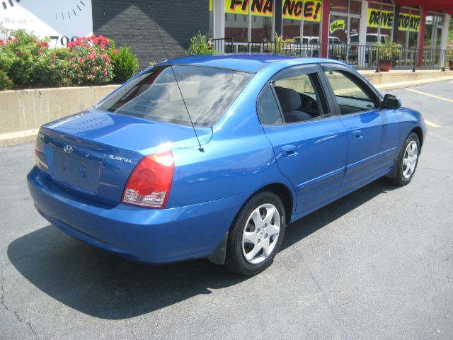 Hyundai Elantra 2004 photo 3