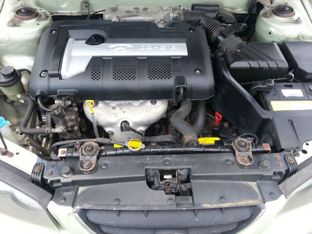 Hyundai Elantra 2004 photo 26