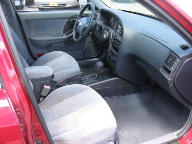 Hyundai Elantra 2004 photo 2