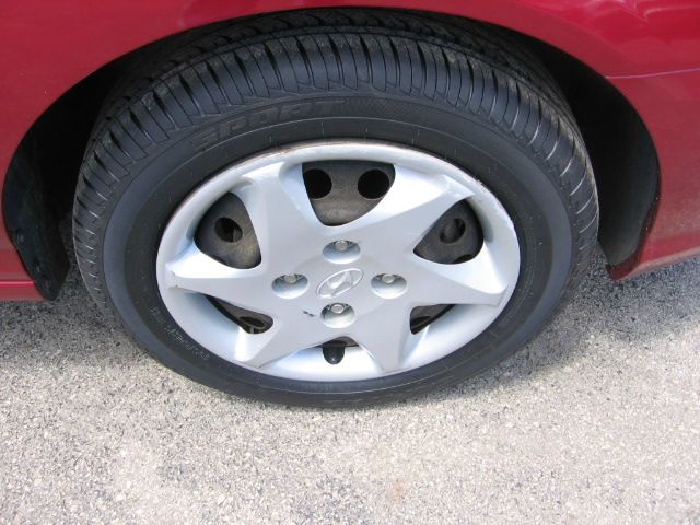 Hyundai Elantra 2004 photo 3